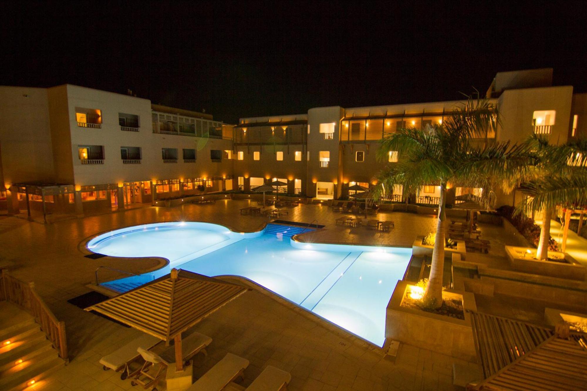 The Breakers Diving And Surfing Lodge Soma Bay Hurghada Eksteriør billede