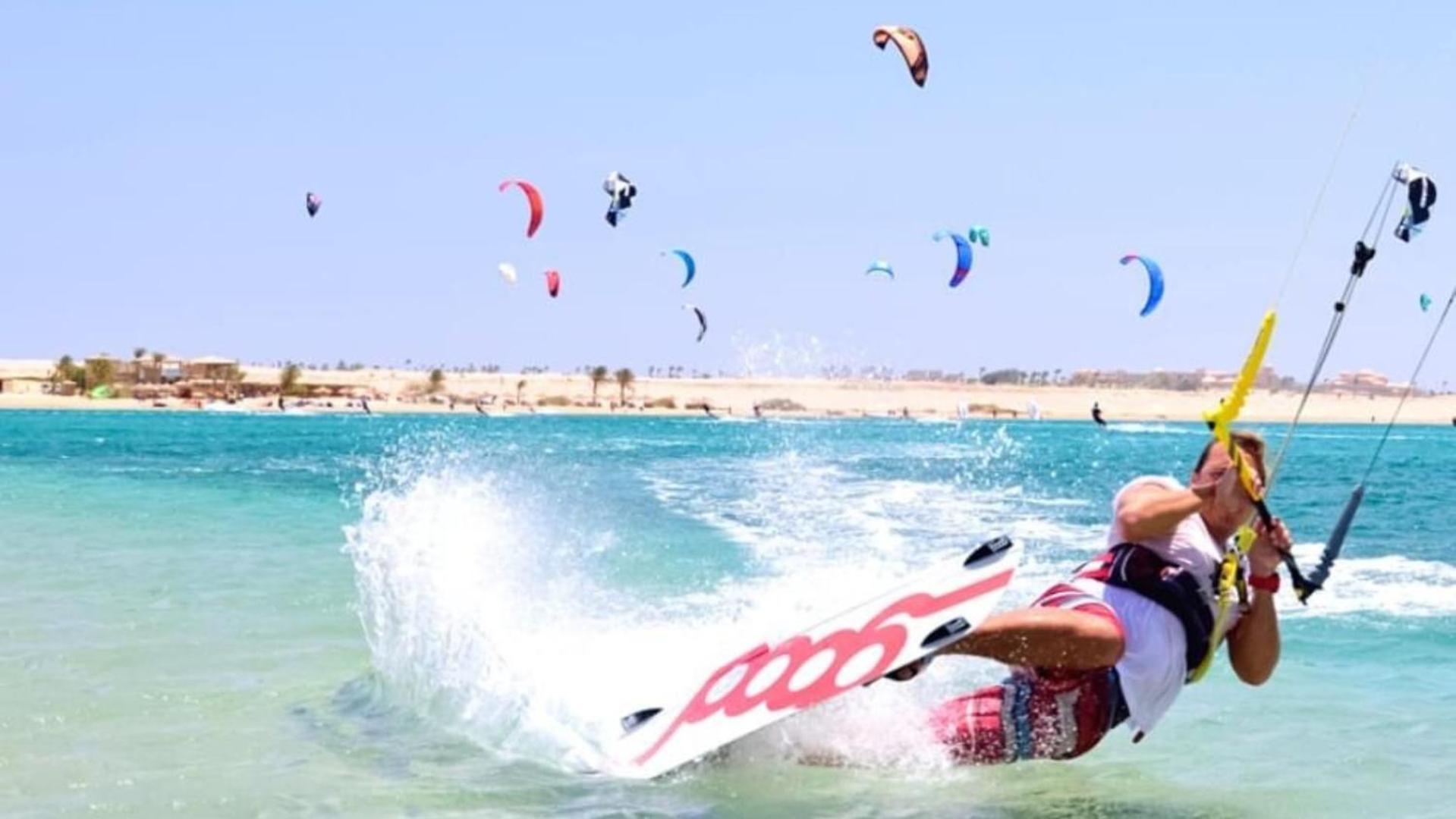 The Breakers Diving And Surfing Lodge Soma Bay Hurghada Eksteriør billede