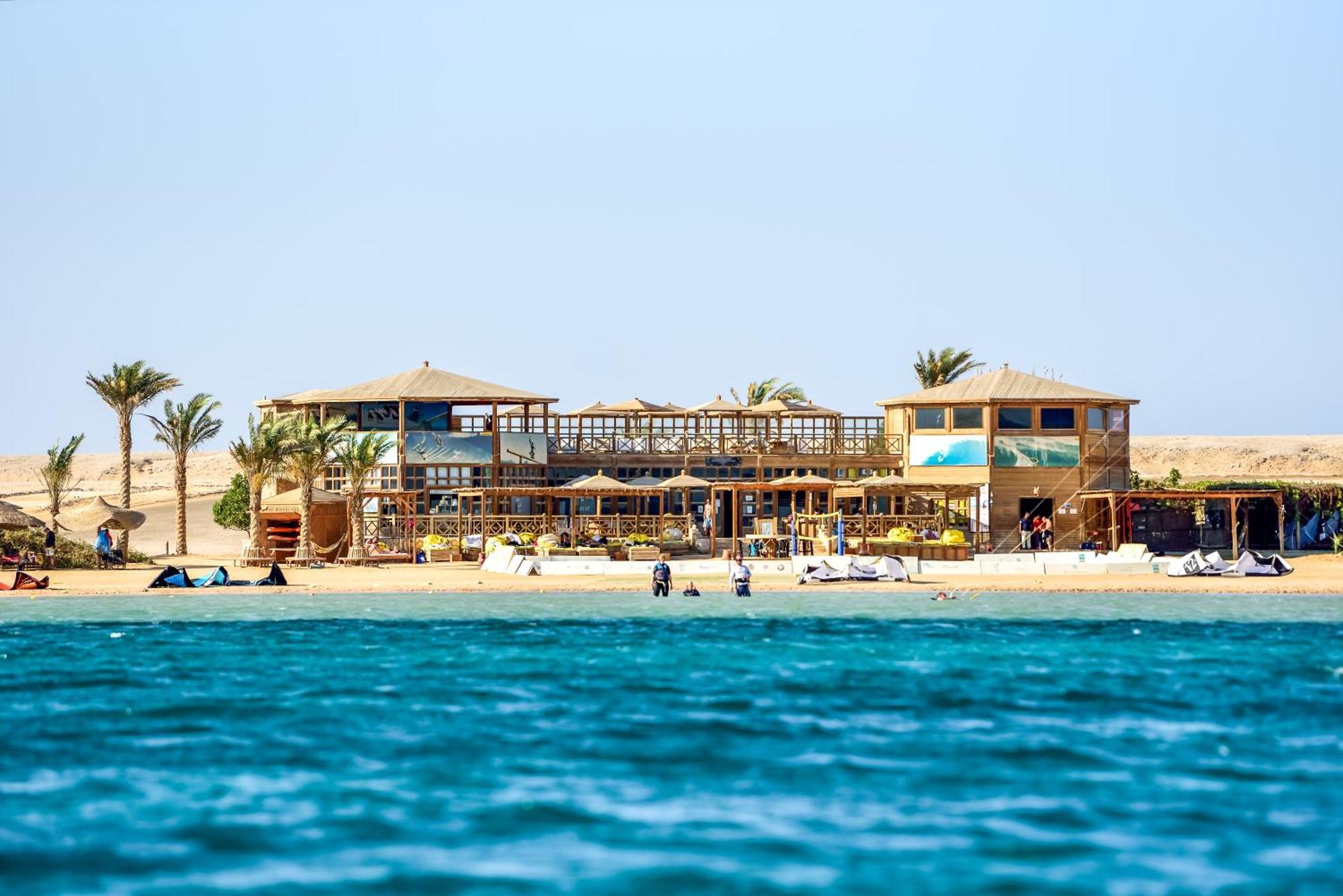 The Breakers Diving And Surfing Lodge Soma Bay Hurghada Eksteriør billede