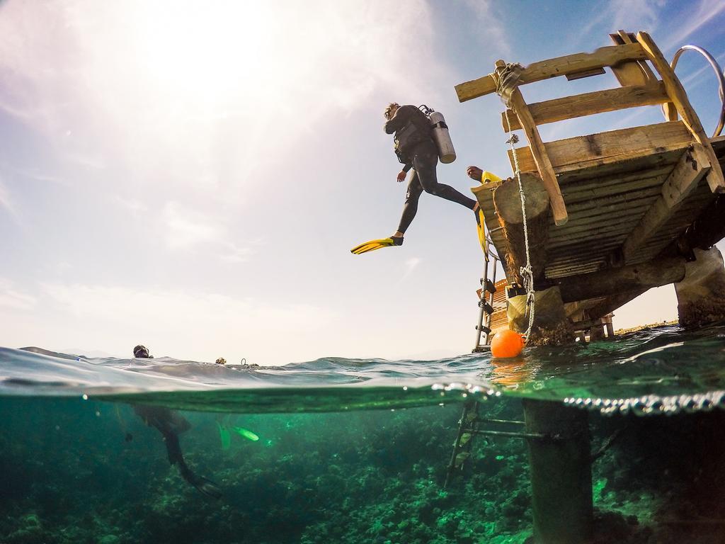 The Breakers Diving And Surfing Lodge Soma Bay Hurghada Eksteriør billede