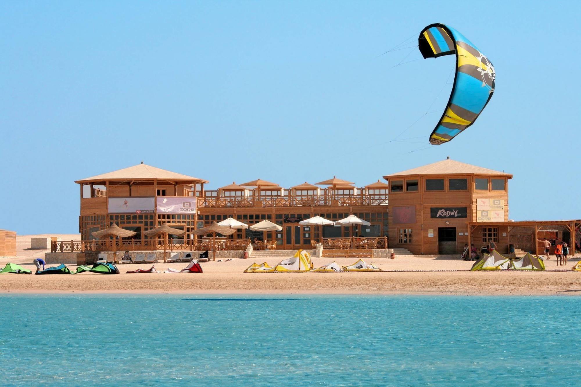 The Breakers Diving And Surfing Lodge Soma Bay Hurghada Eksteriør billede