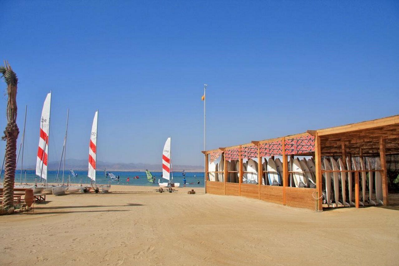 The Breakers Diving And Surfing Lodge Soma Bay Hurghada Eksteriør billede